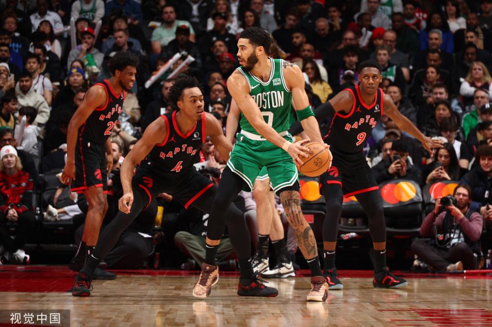 举重：何岳基获得举重男子67公斤级两枚金牌.