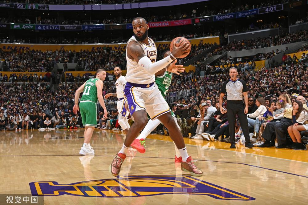 费尔南德斯临危救主 红魔力挫流浪队.