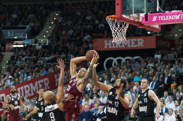 谢智杰的传球艺术：精准与智慧的结合（谢智杰的传球之道：精确与智谋的交织）